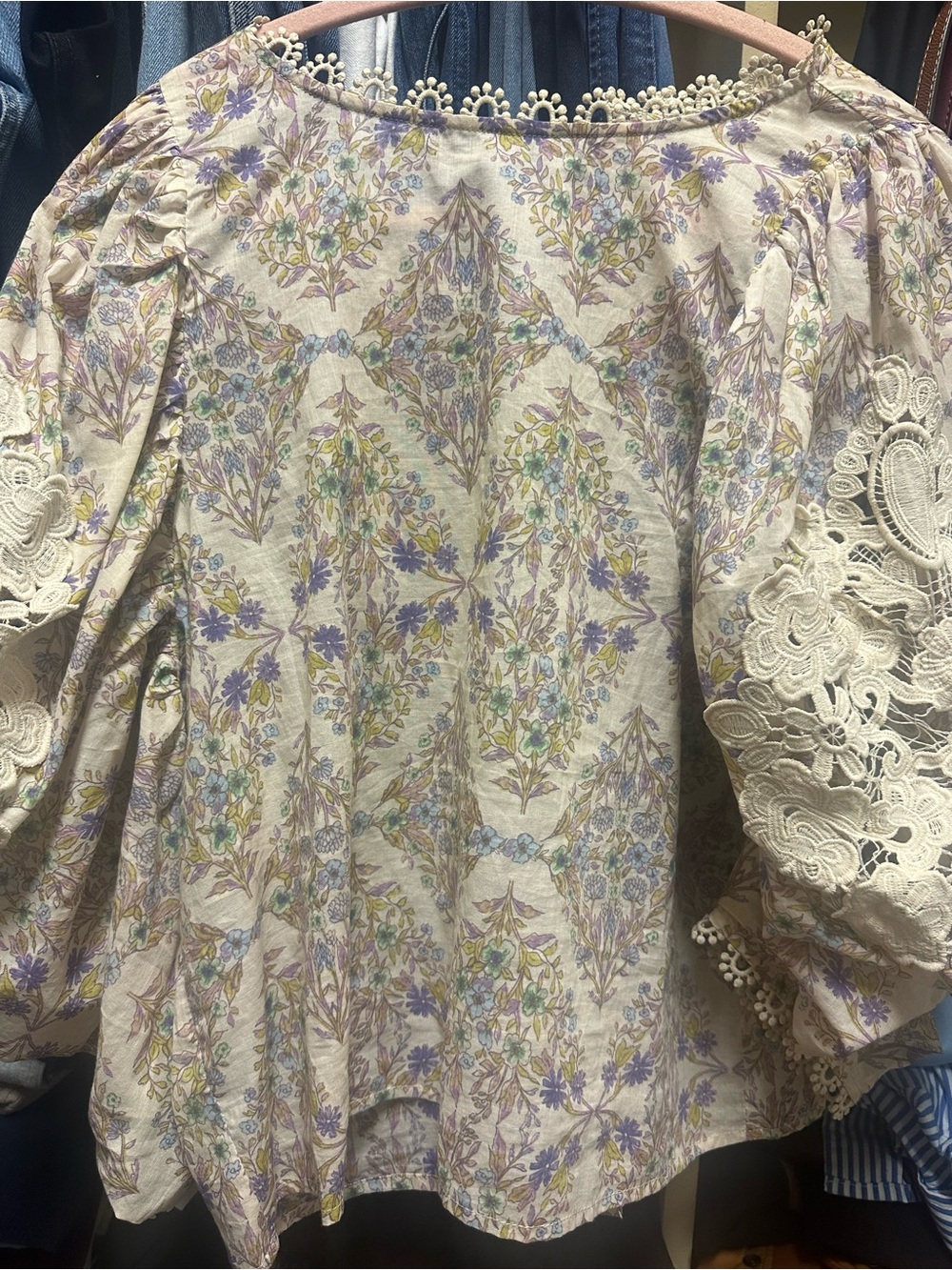 Karlie Cream Floral Lace-Sleeve Blouse